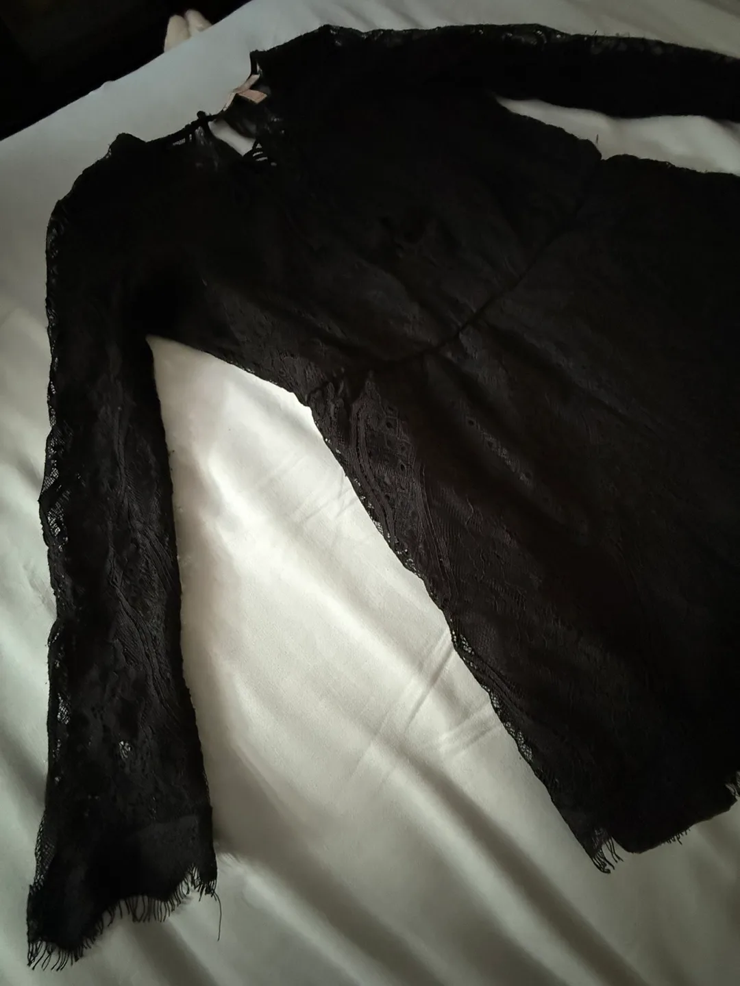 Black Long Sleeve Lace Romper image indicator(5)