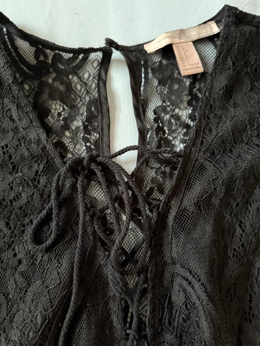 Black Long Sleeve Lace Romper image indicator(4)