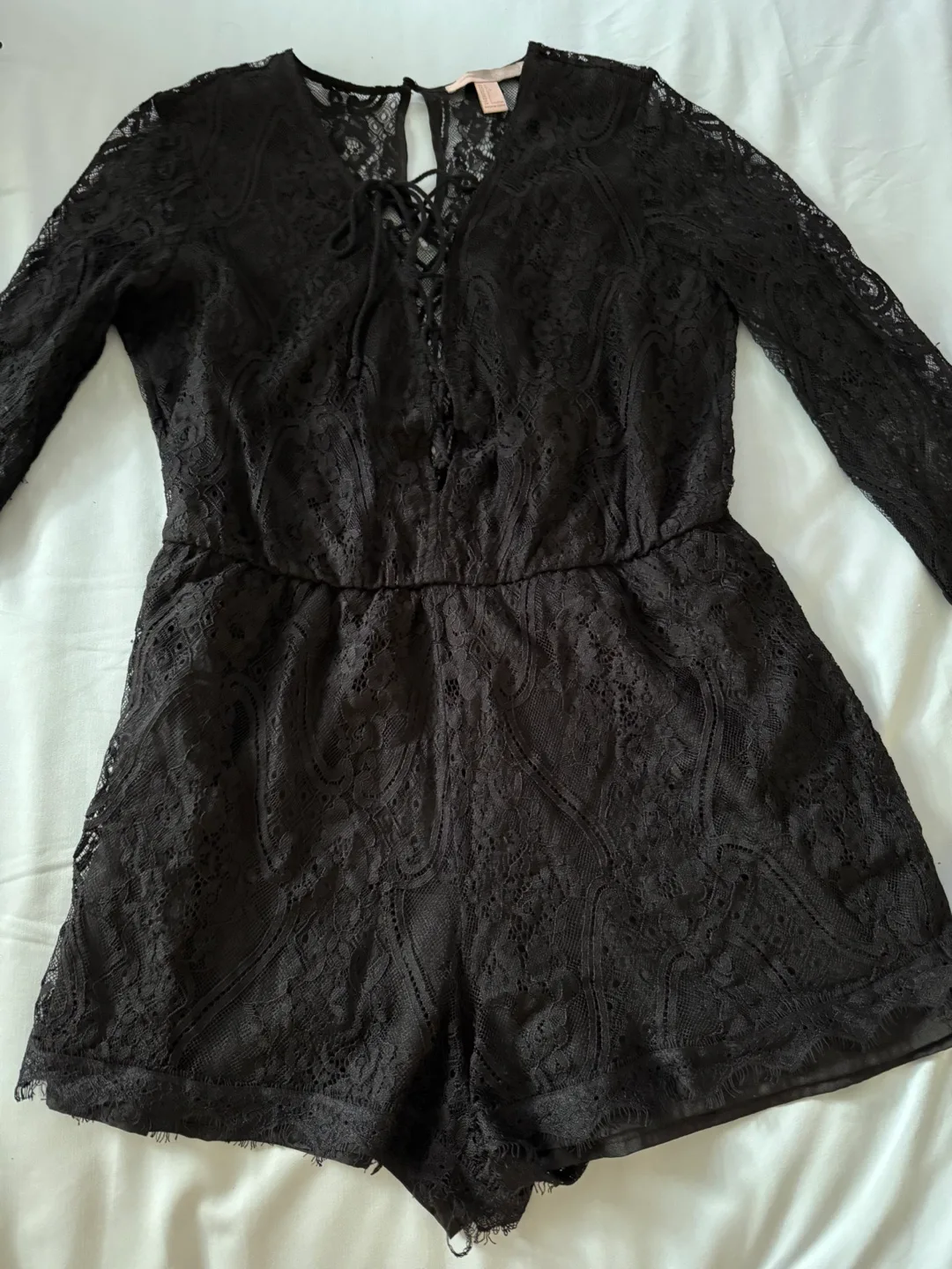 Black Long Sleeve Lace Romper image indicator(3)