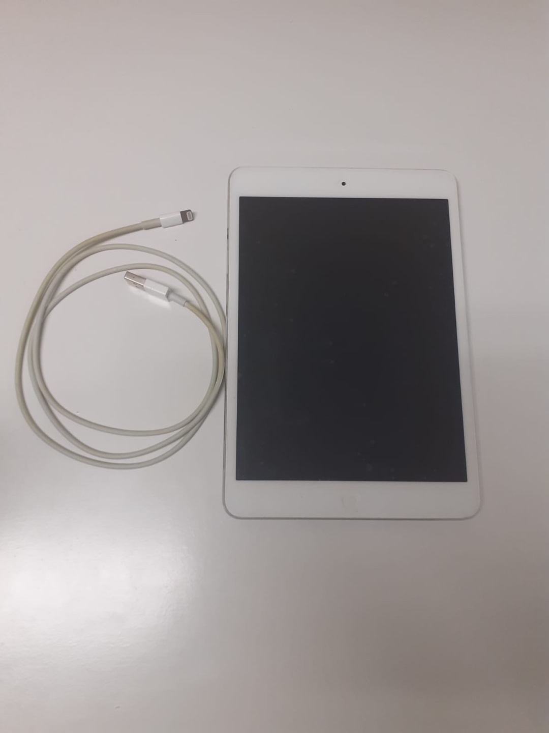 Apple iPad mini 2 with Case & Cable