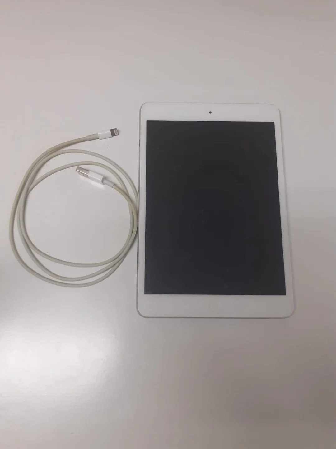 Apple iPad mini 2 with Case & Cable thumbnail