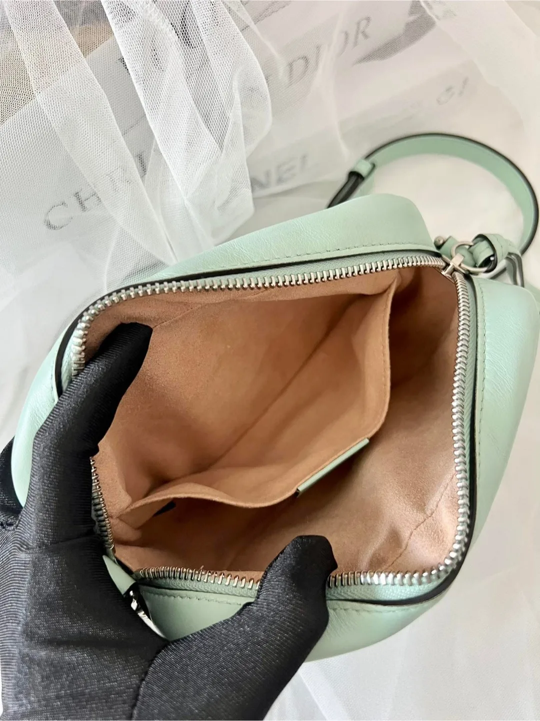 Gucci GG Marmont Bag image indicator(9)