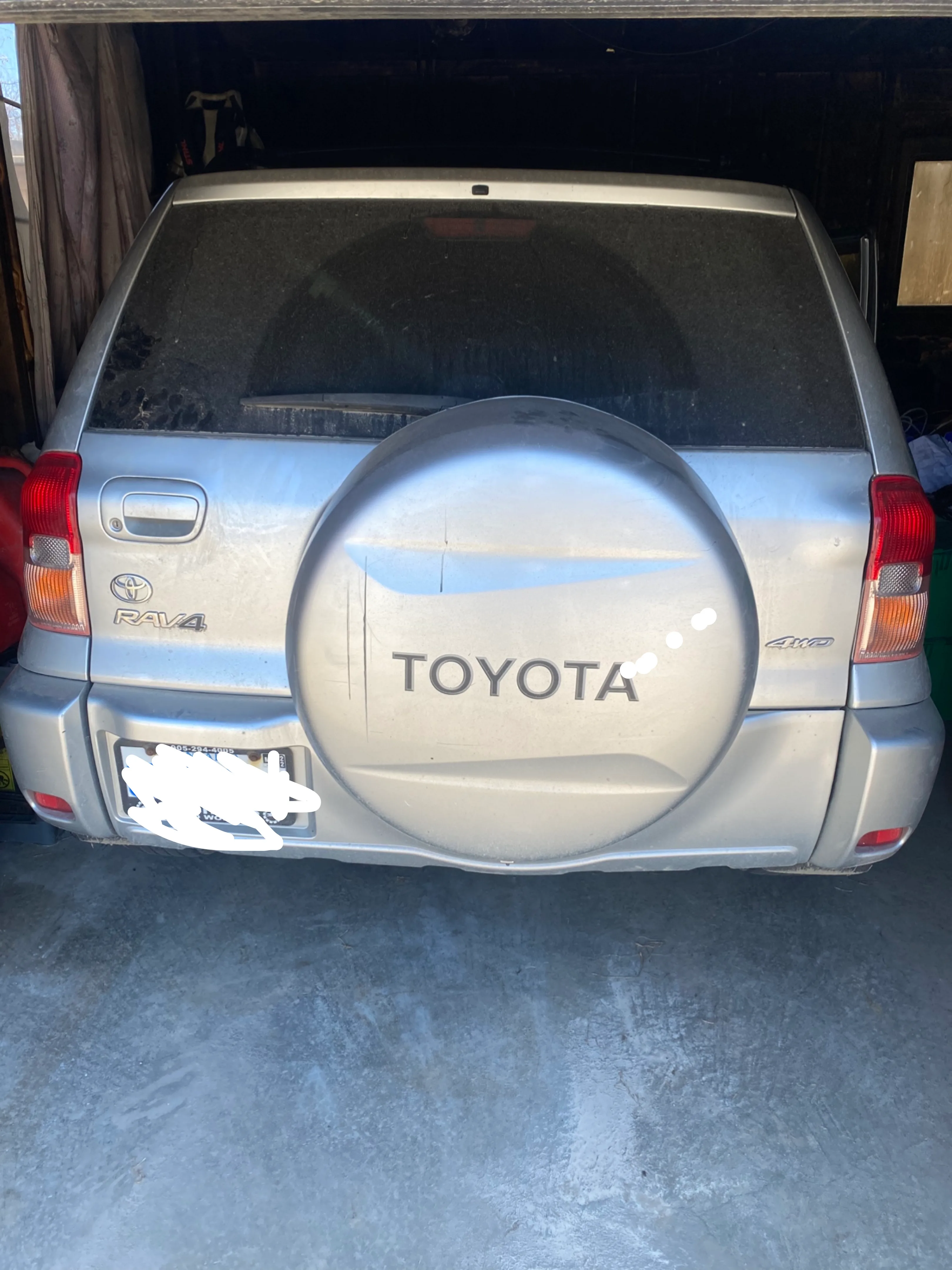Toyota RAV4 SUV thumbnail