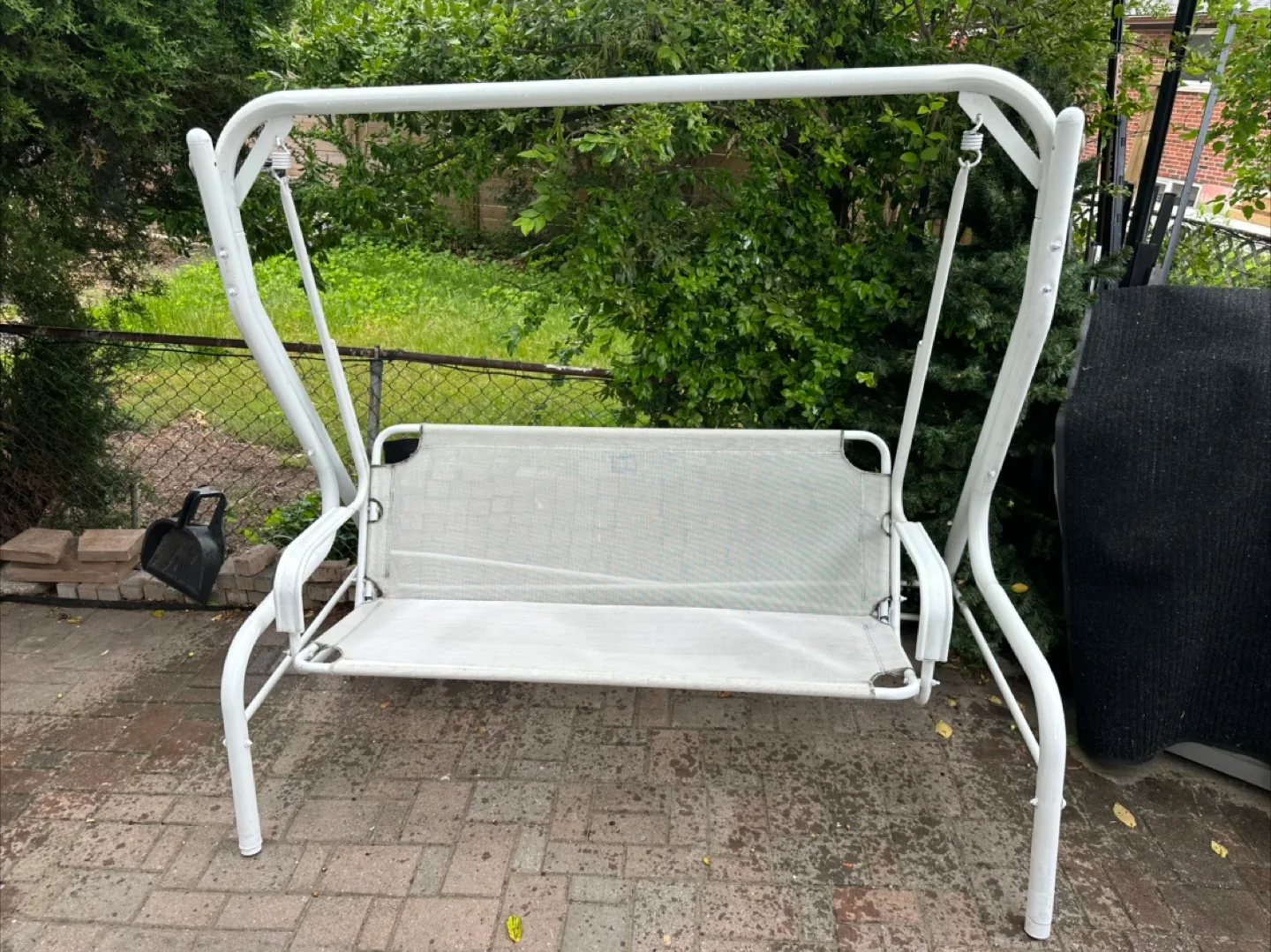 White Porch Swing thumbnail