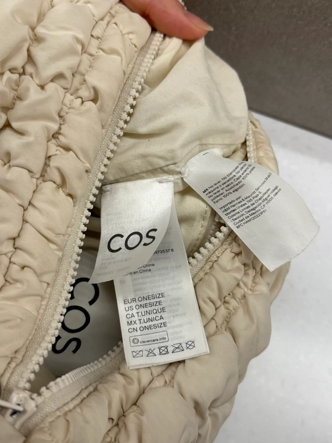 Cream COS Quilted Shoulder Small Bag image indicator(3)