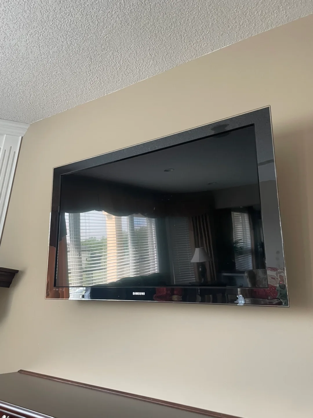 54”, 30”, 18” Samsung Flat Screen TVs thumbnail
