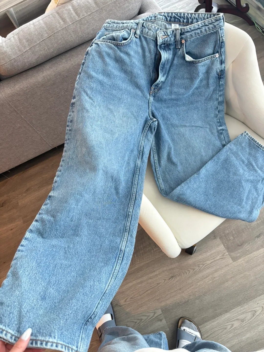 H&M High Waist Baggy Jeans thumbnail