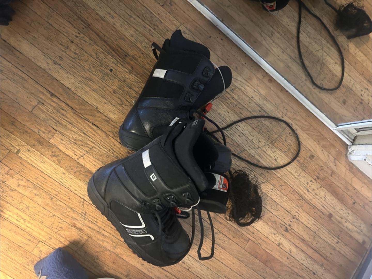 Burton Snowboard and Boots Set (Size 9) - photo 3