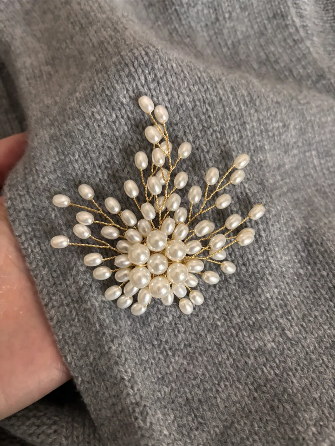 New Elegant Pearl brooch