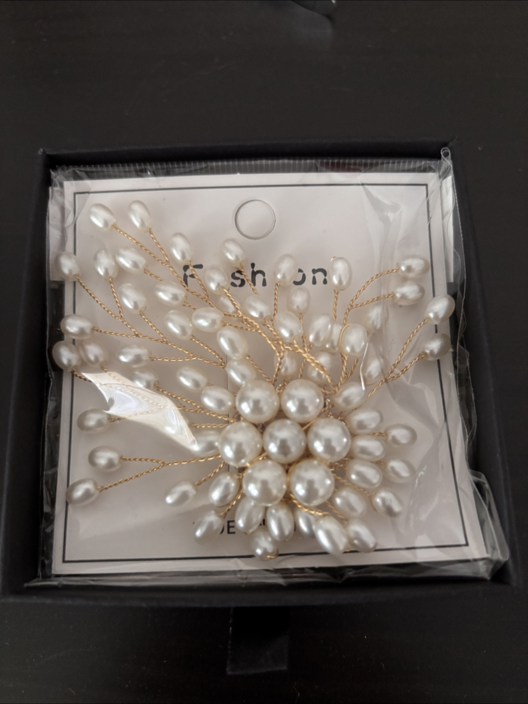 New Elegant Pearl brooch - photo 2