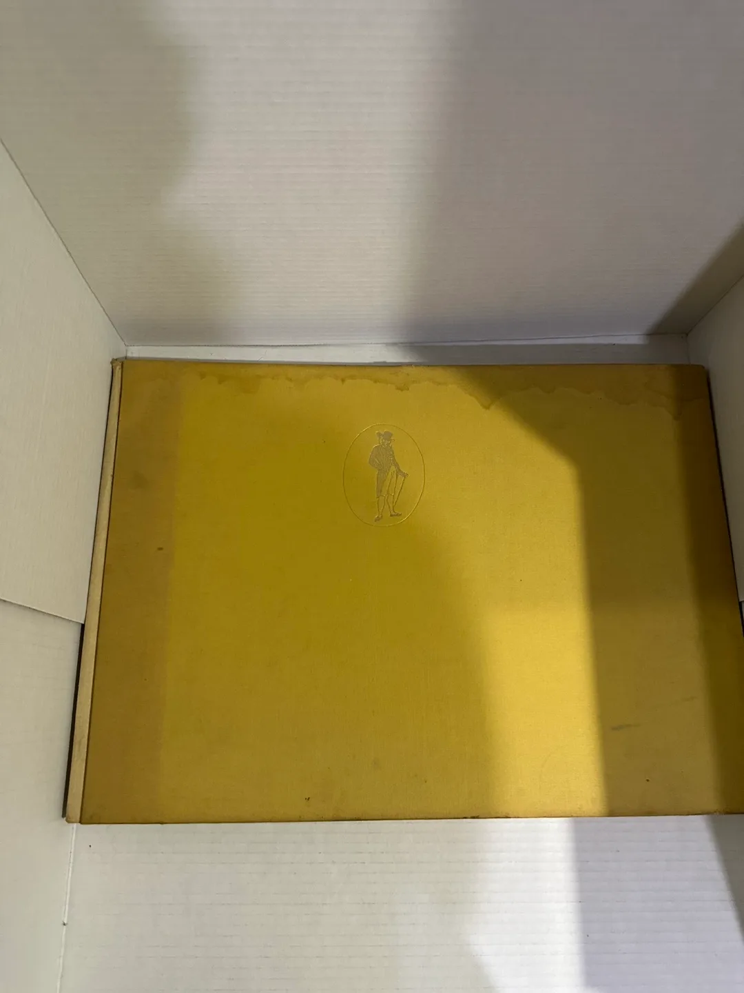 The Age Of The Grand Tour Book thumbnail