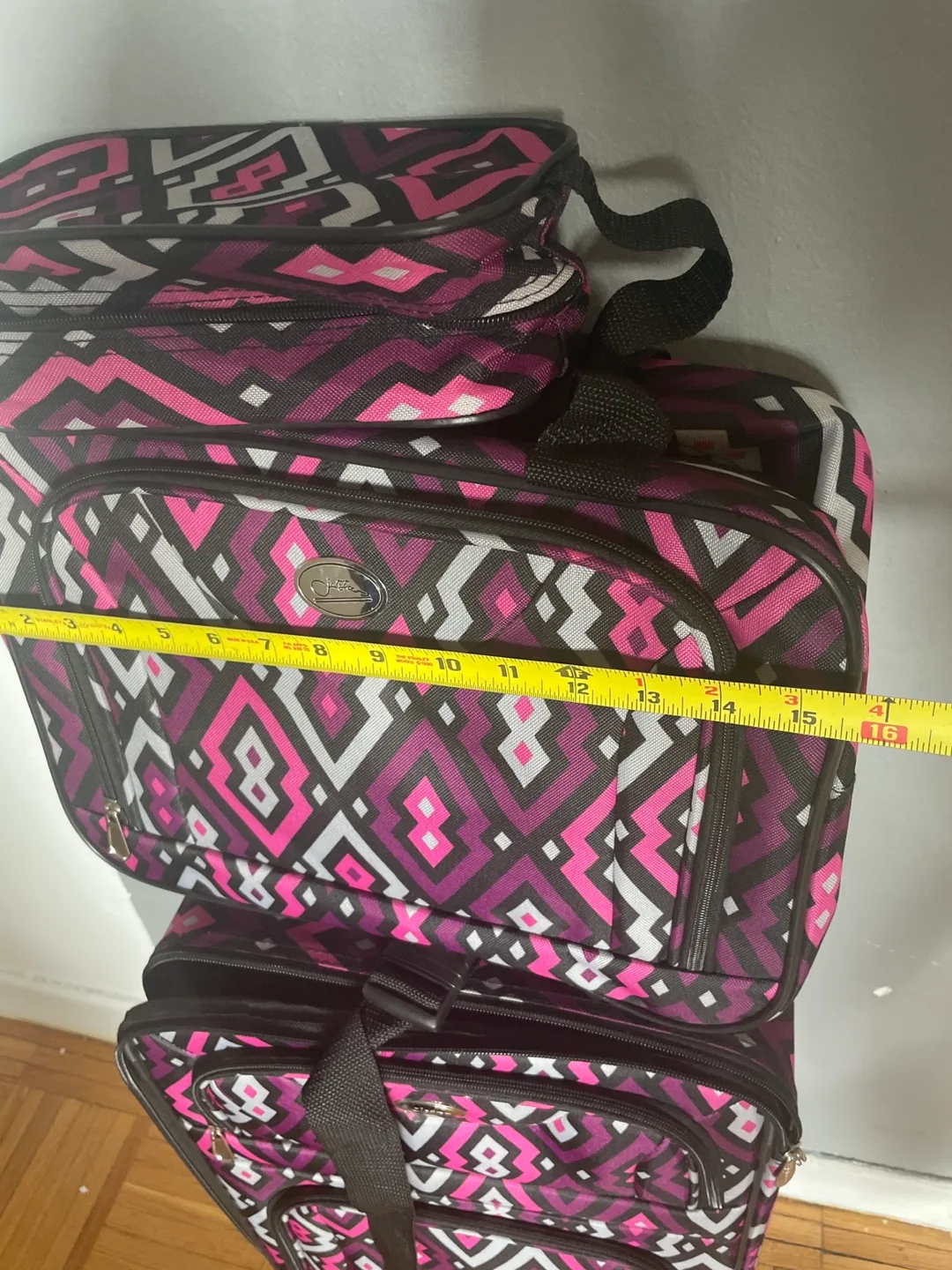 Stylish Luggage Set image indicator(4)