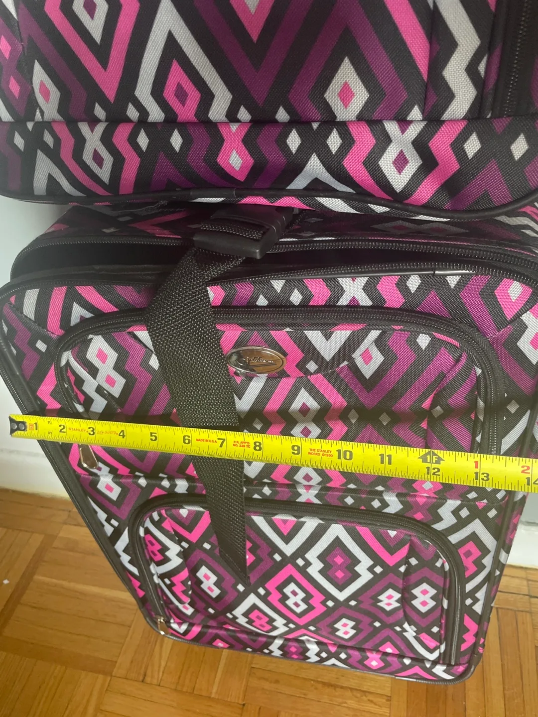 Stylish Luggage Set image indicator(3)