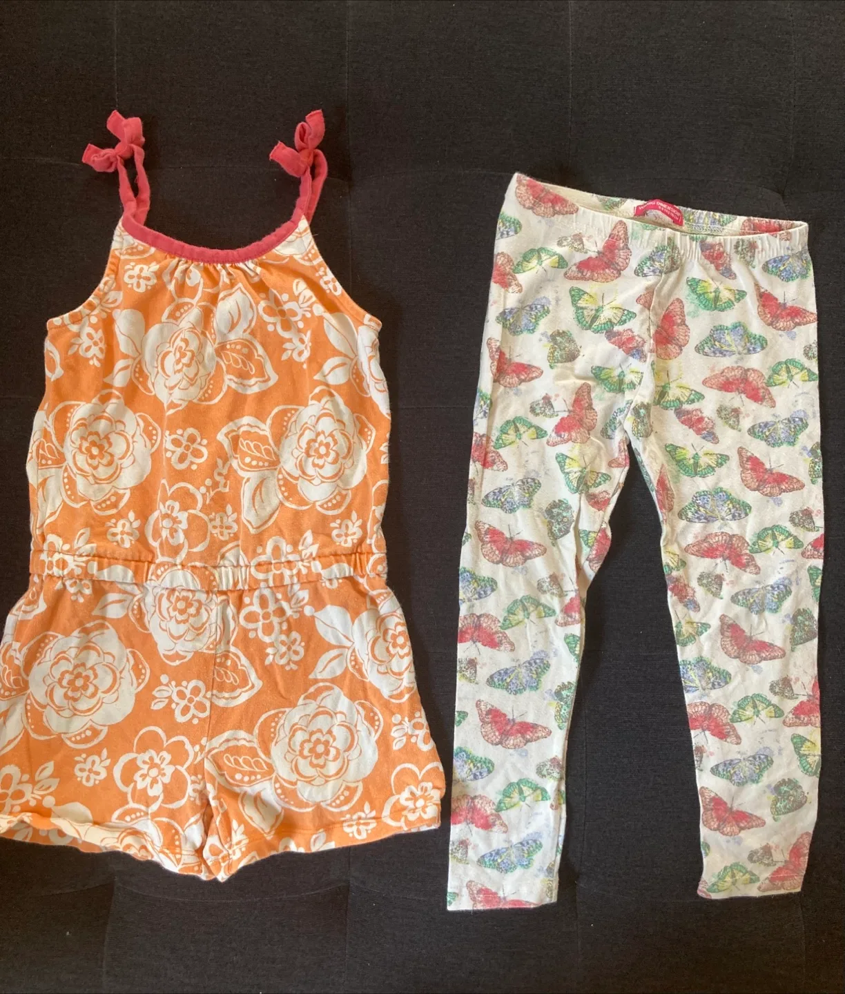 Girl's age 5 clothing bundle thumbnail