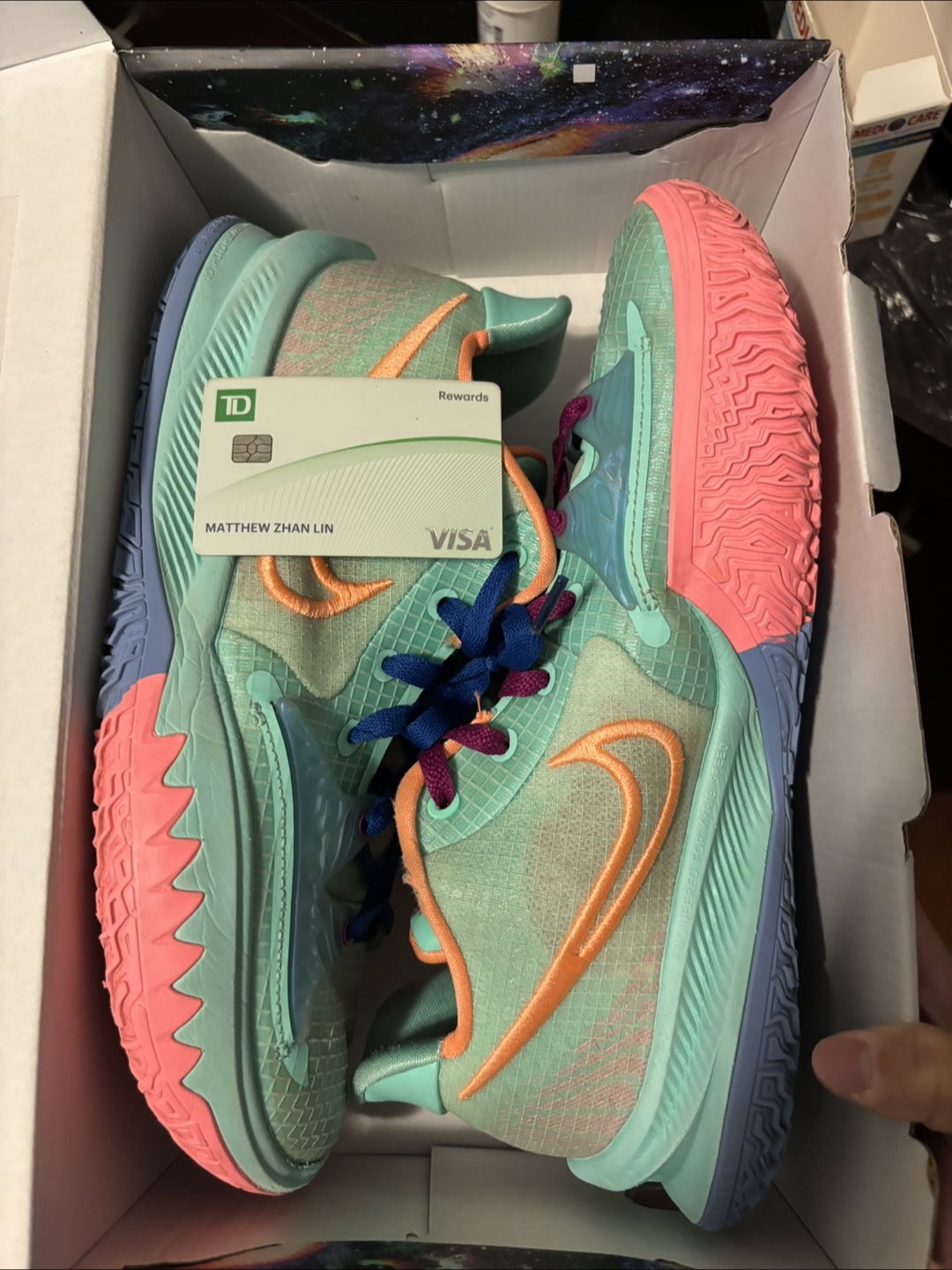 Kyrie 4 super sue fresh