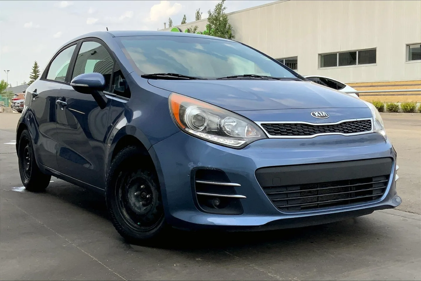 2016 Kia Rio SX w/Navigation (A6) 4dr Hatchback thumbnail