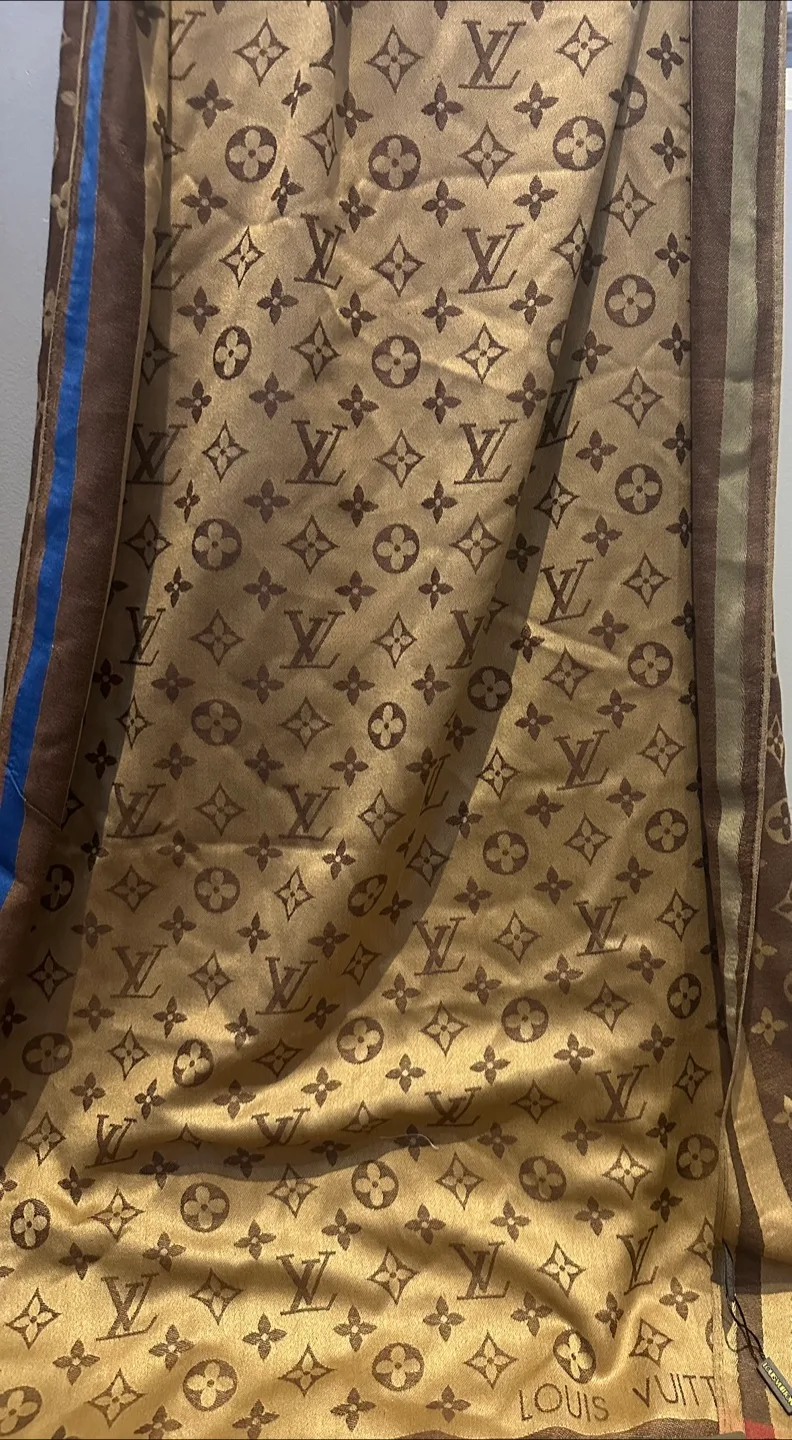 Louis Vuitton Monogram Shawl thumbnail
