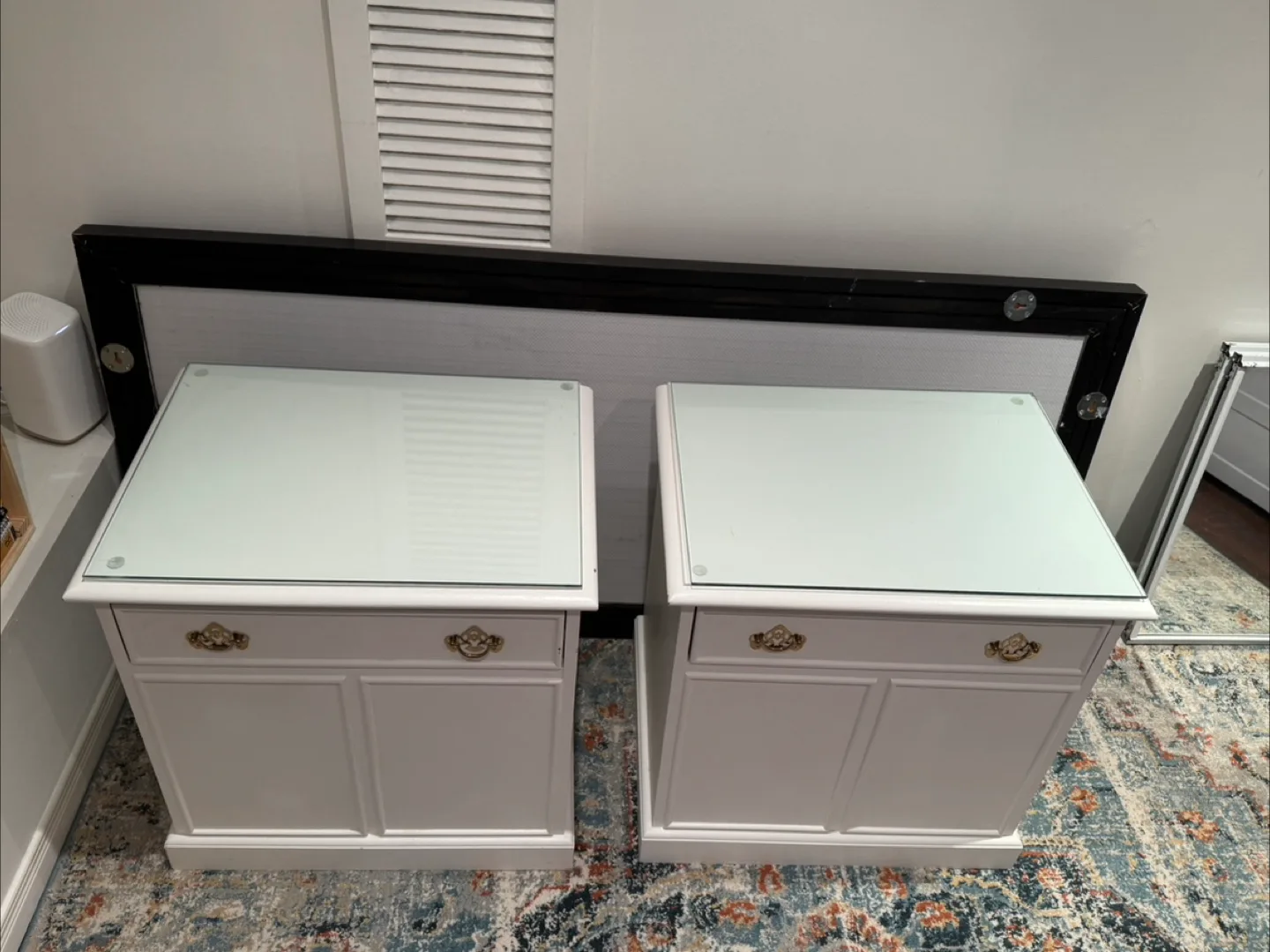 Side Table - ONE LEFT image indicator(3)