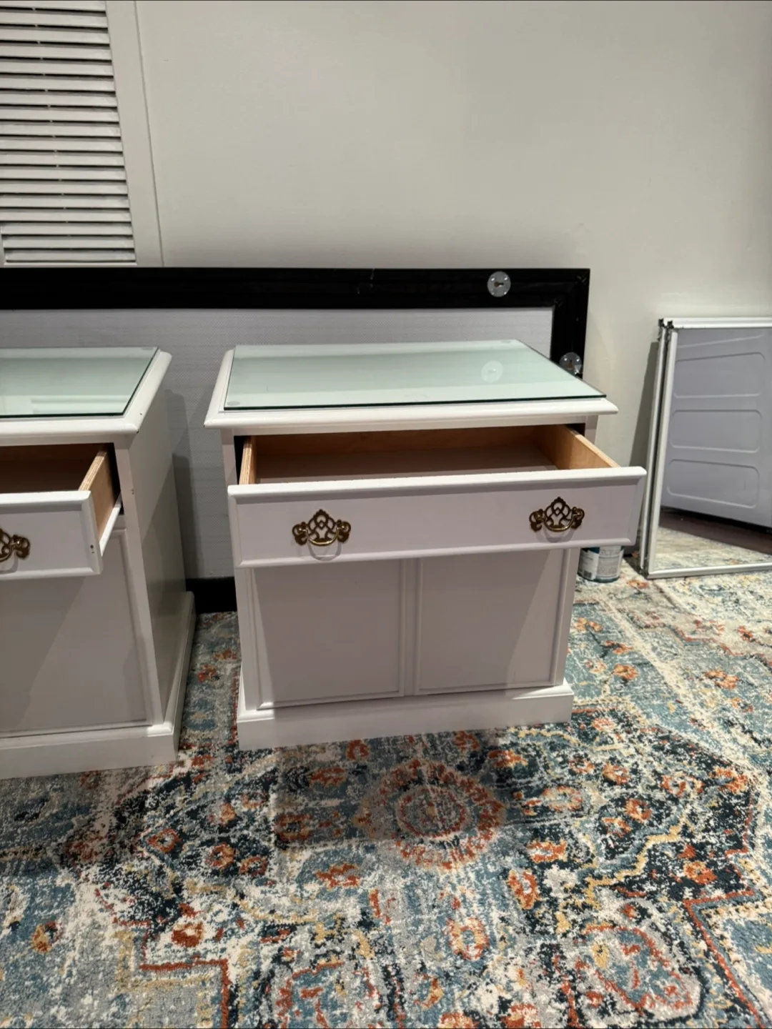 Side Table - ONE LEFT image indicator(6)