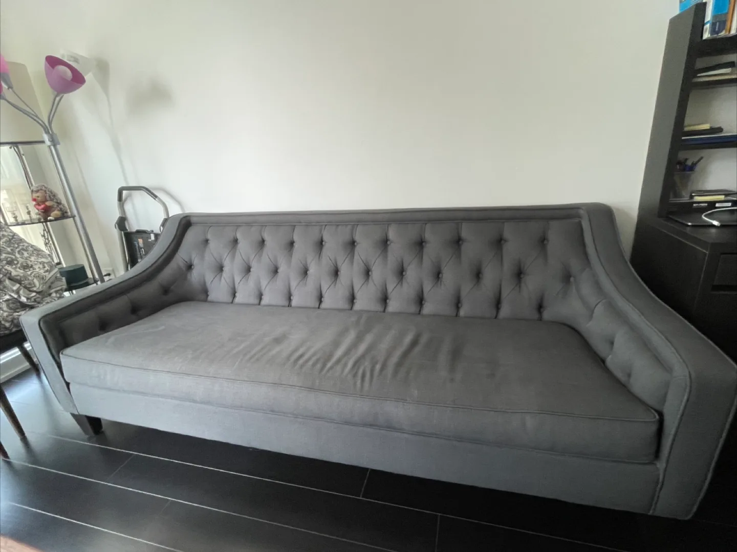 Structube Sofa in excellent shape image indicator(2)