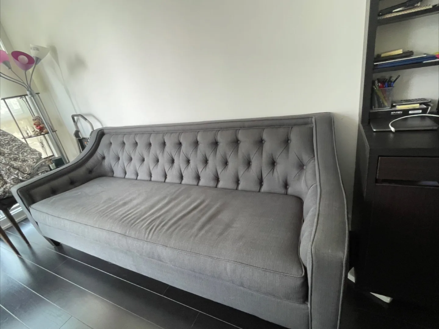 Structube Sofa in excellent shape image indicator(3)