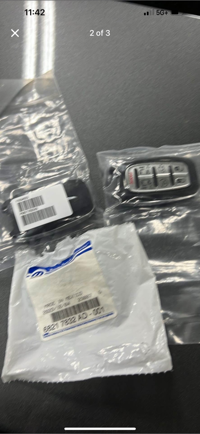 2017–2025 Chrysler - photo 2