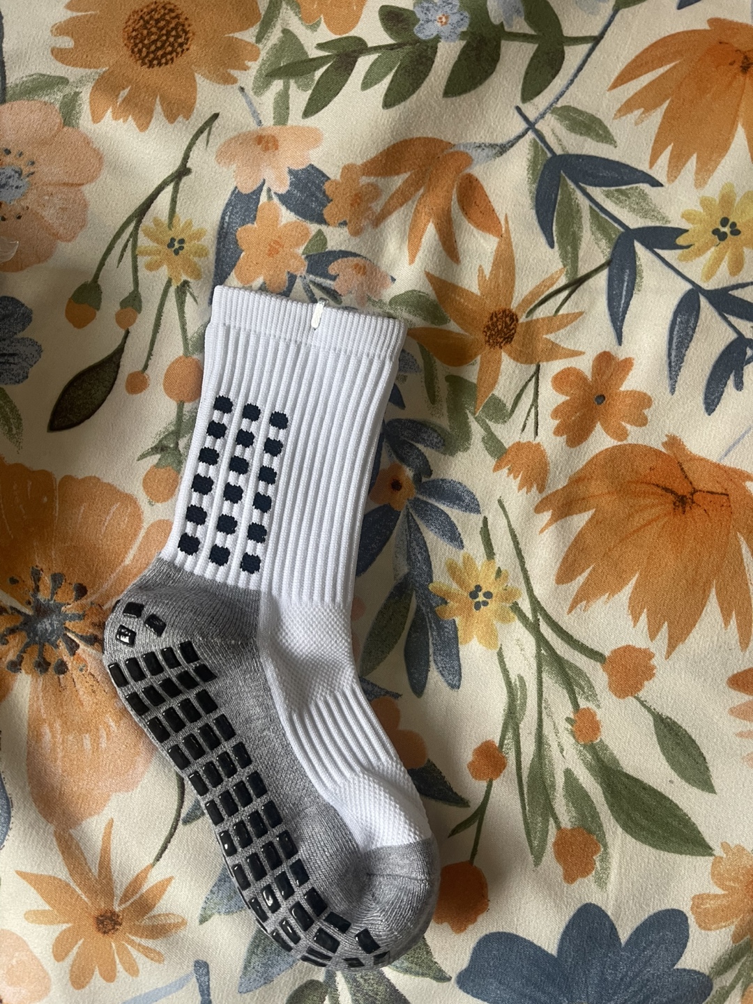 New pair of non slip grip socks large