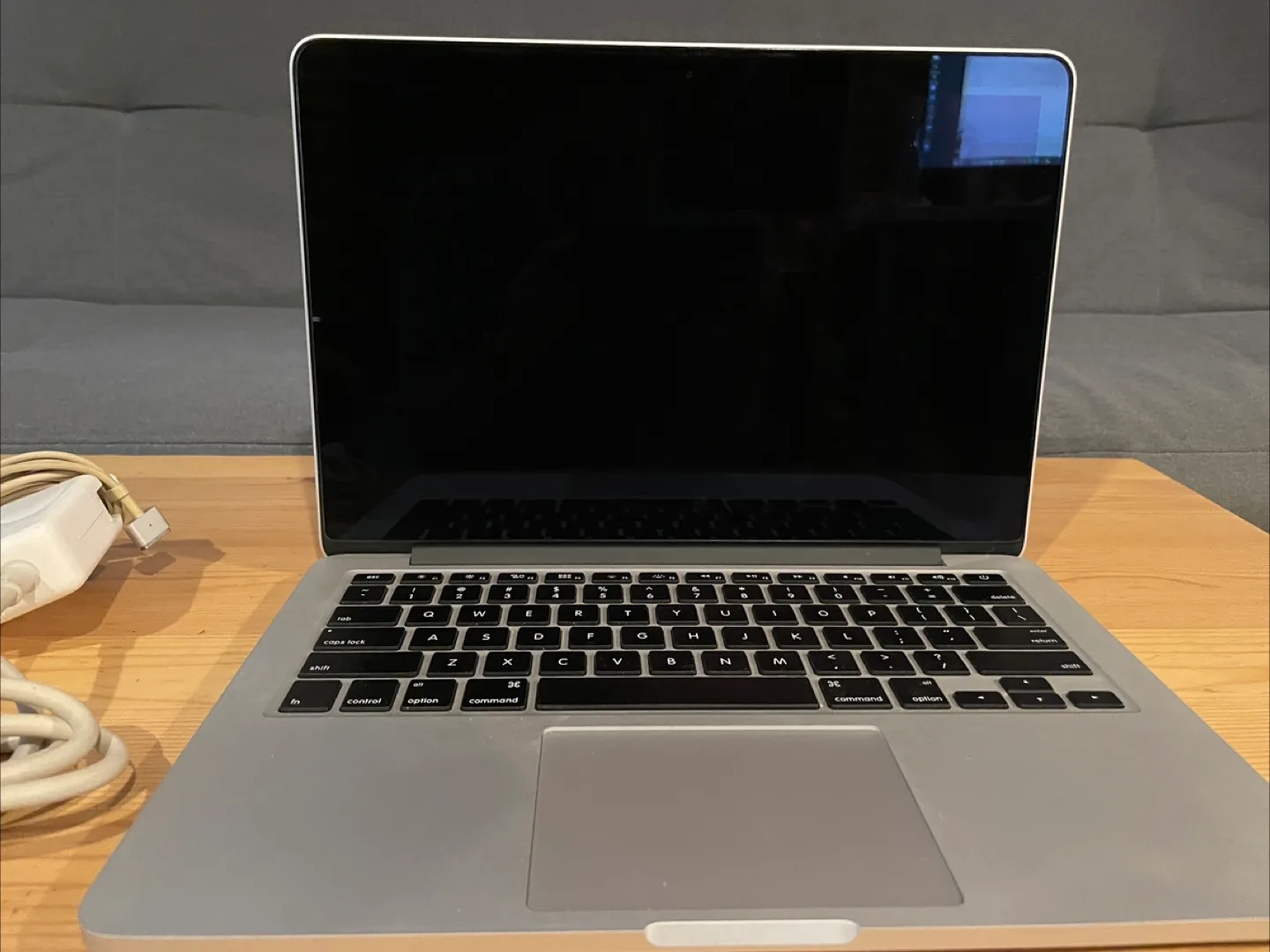MacBook Pro - Retina, 13 inch, early 2015 image indicator(3)