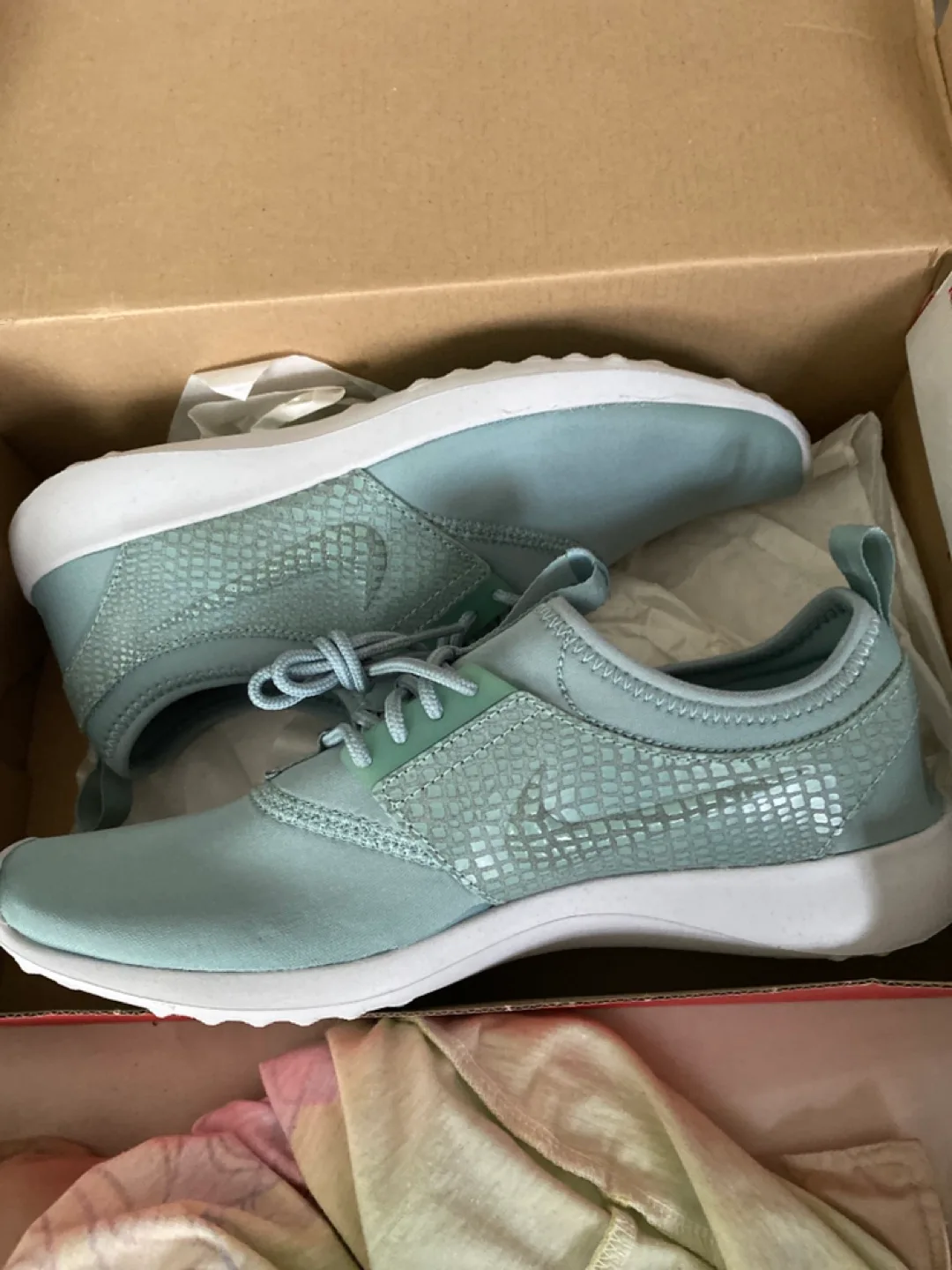 Nike Light Blue Sneakers image indicator(2)