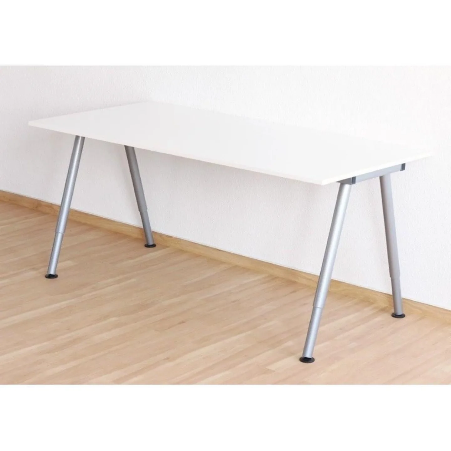 White Desk With adjustable Legs thumbnail