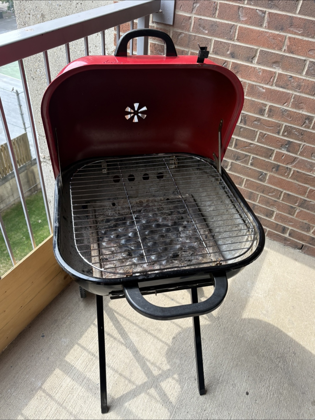 Small Red Grill - photo 2