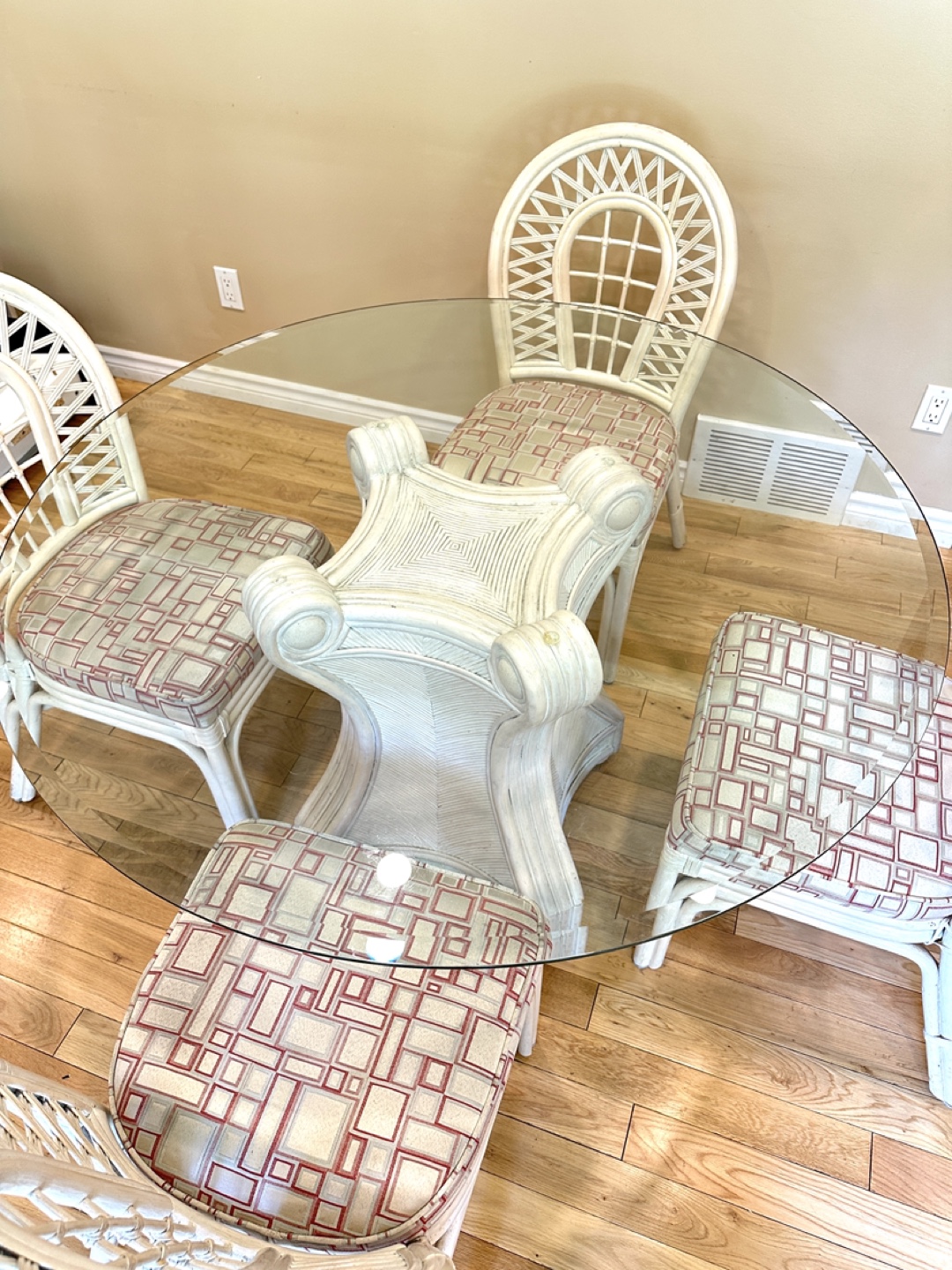 Beautiful Rattan Dining Table Set (CAN DELIVER) - photo 2