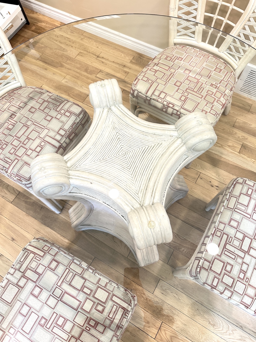 Beautiful Rattan Dining Table Set (CAN DELIVER) - photo 3