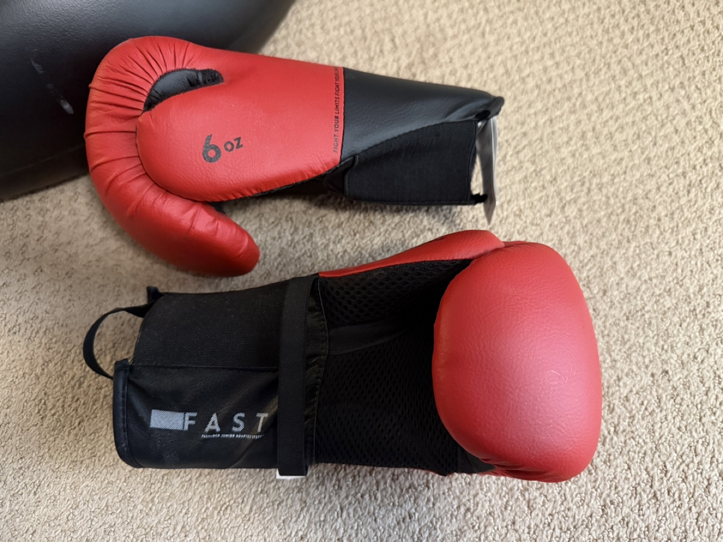 Inflatable boxing bag and junior boxing gloves - photo 2