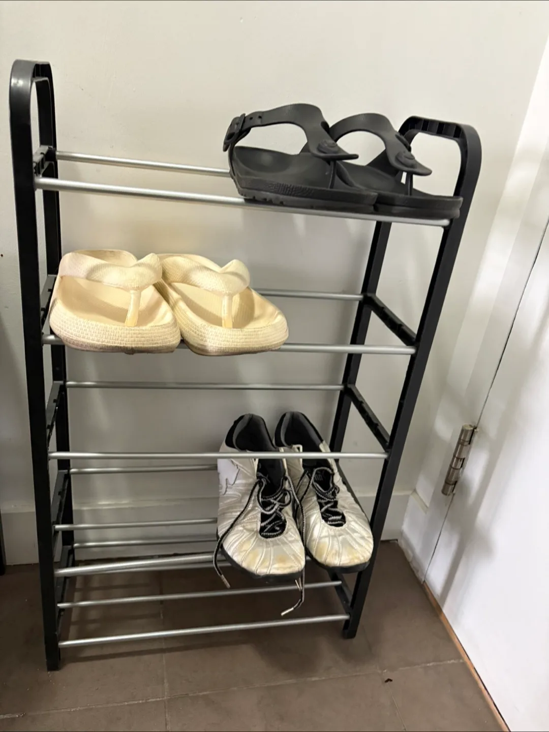 Shoes rack thumbnail
