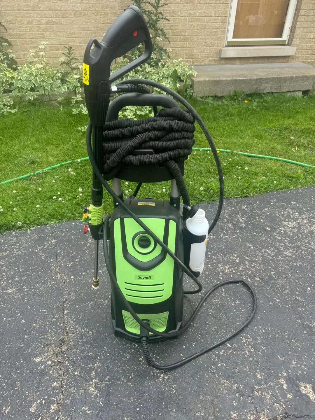 Pressure washer thumbnail