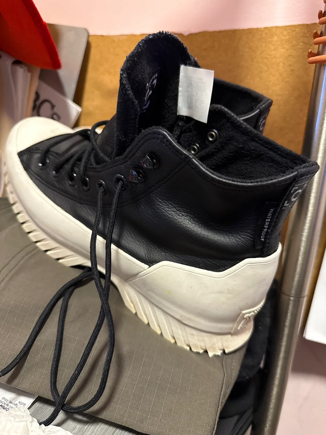 Unisex Converse Chuck Taylor All Star Lugged Winter Hi image indicator(2)