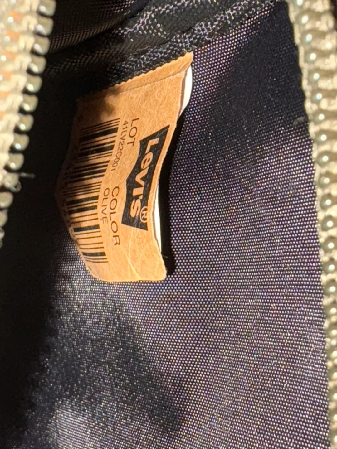 Levi Strauss&Co Men’s Purse image indicator(3)