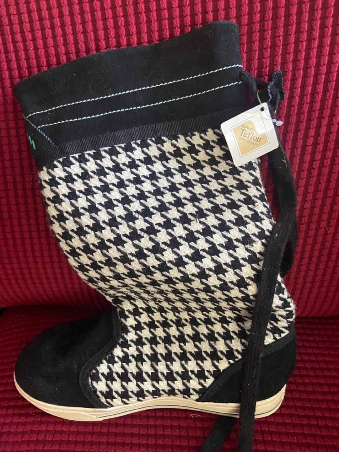 Brand new powder room boots thumbnail