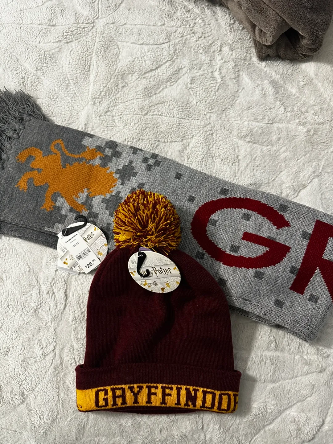 Gryffindor Winter Hat & Scarf Set thumbnail