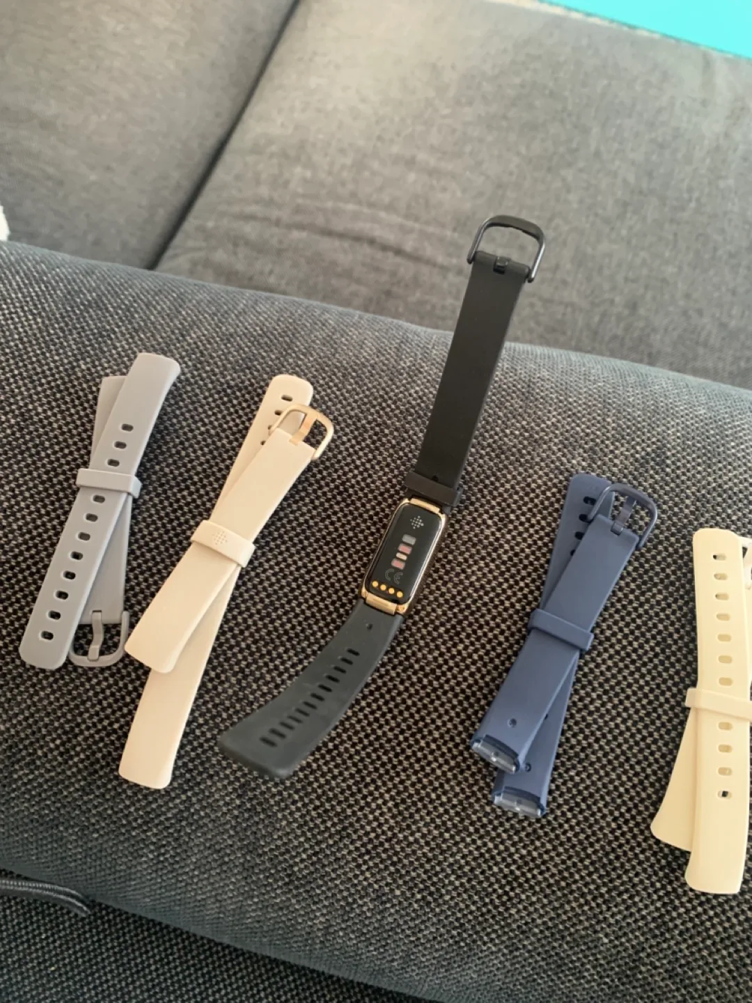 Fitbit Inspire 3 Fitness Tracker with Heart Rate Monitor image indicator(4)