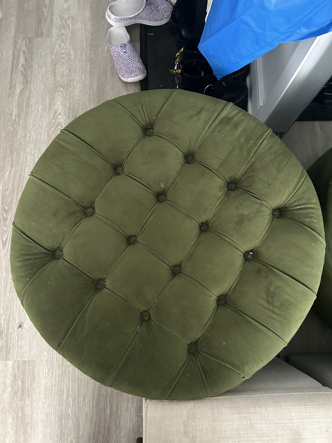 Luxury Jade Green Ottoman – Custom Dark Wood & Gold Accent Legs - photo 4