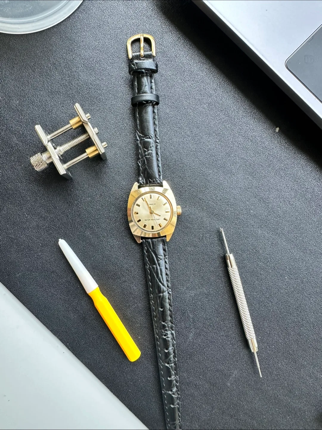 Vintage Japan Only 1974 Timex Mechanical Watch image indicator(4)