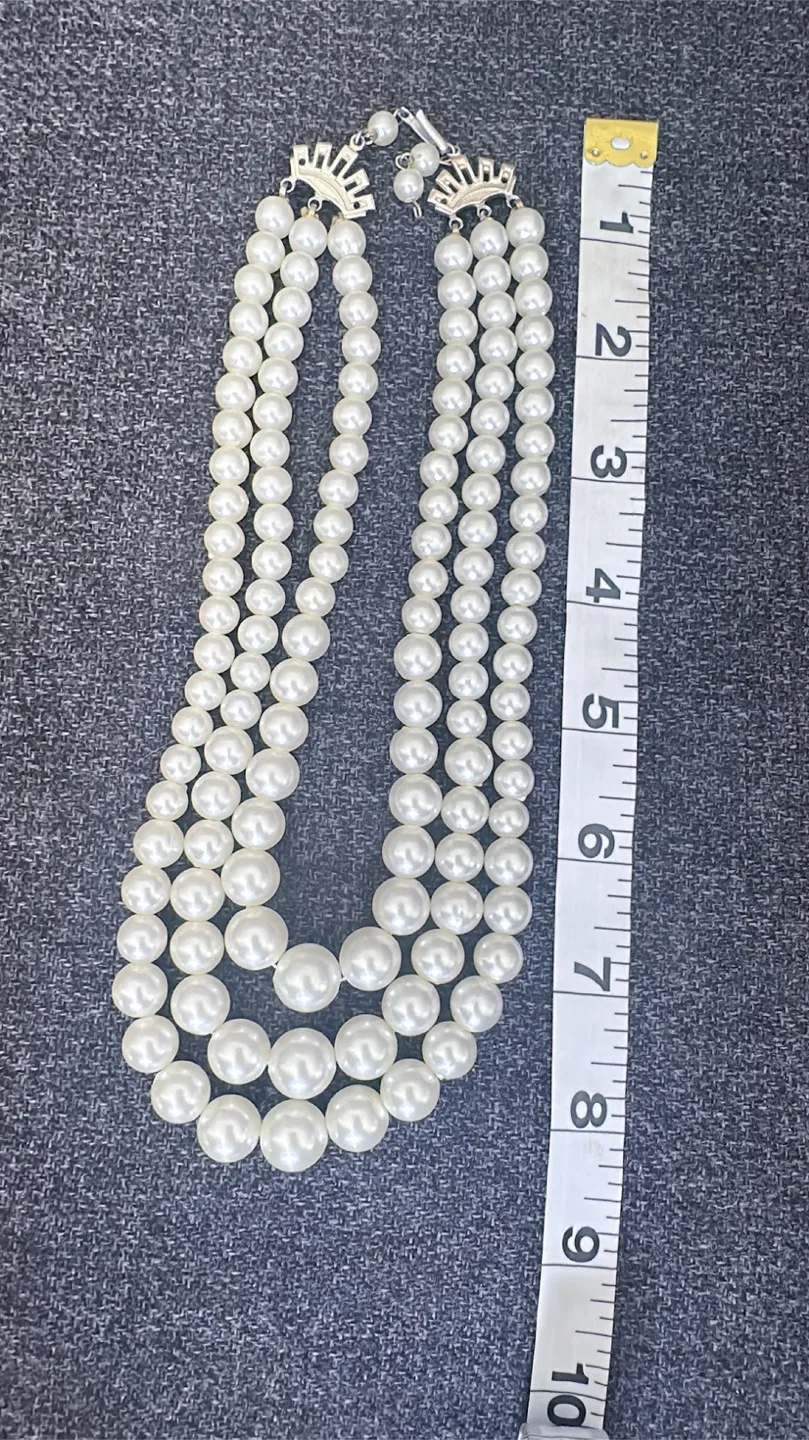 Three strand faux pearl choker necklace image indicator(5)