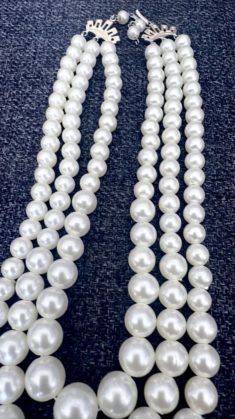 Three strand faux pearl choker necklace image indicator(4)