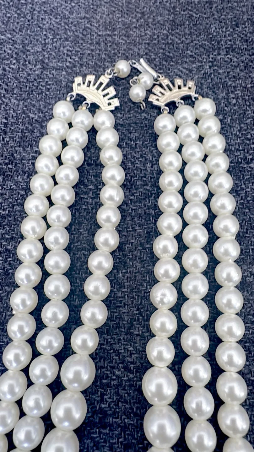 Three strand faux pearl choker necklace image indicator(3)