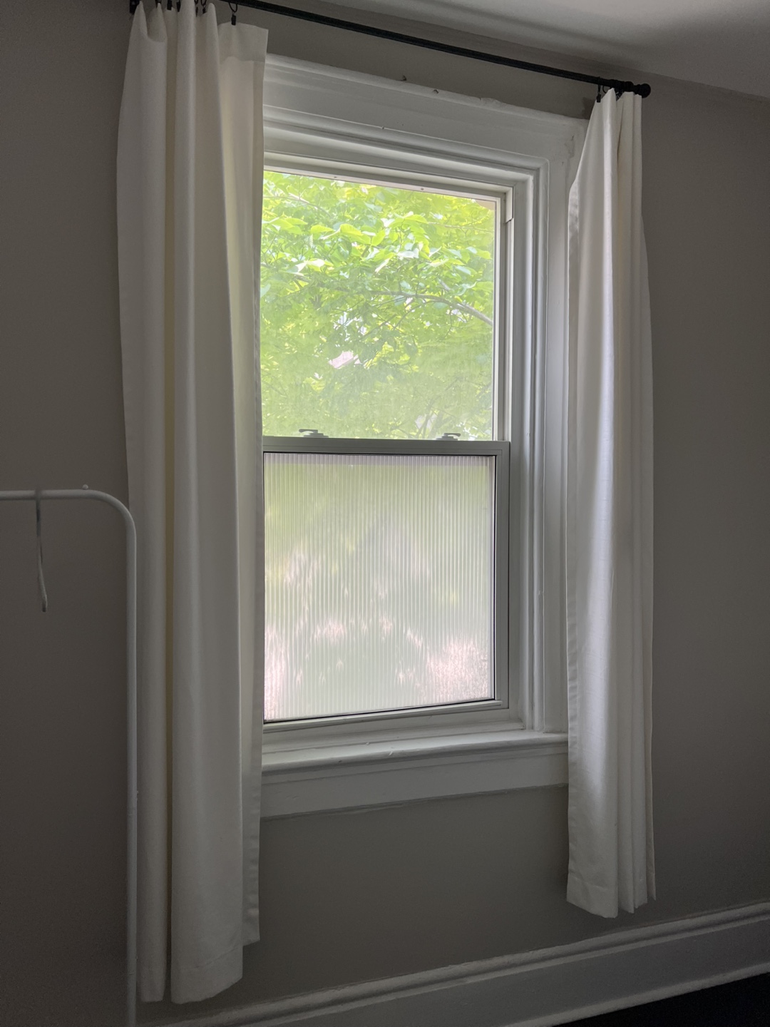 4 white curtain panels - photo 2