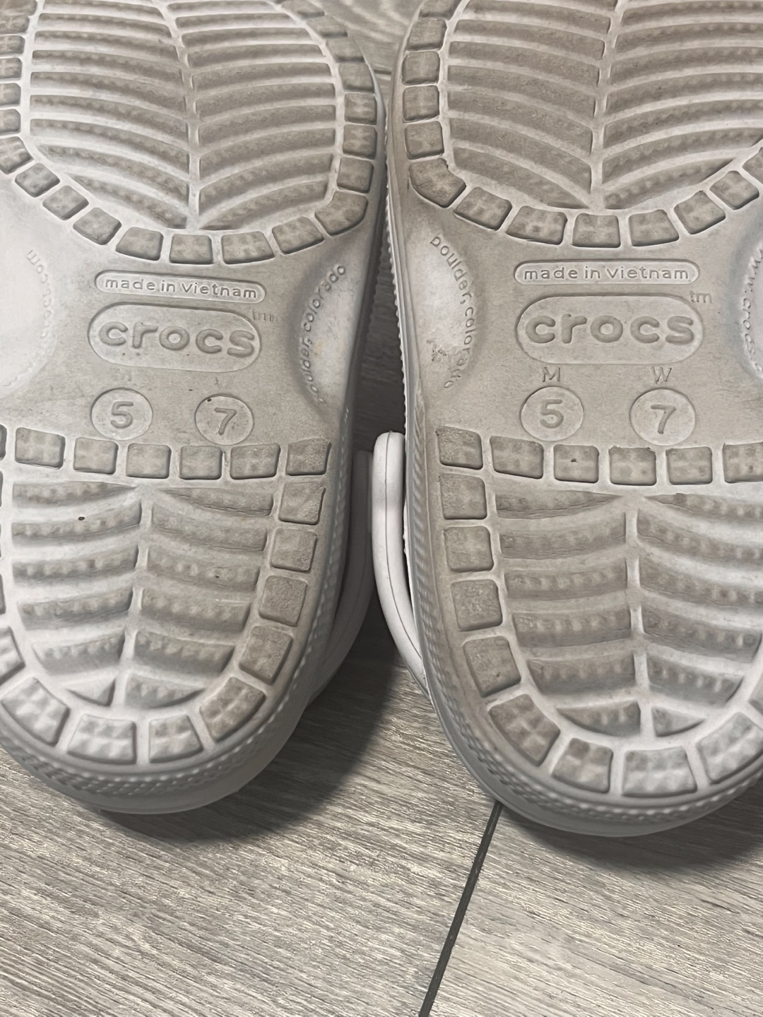 White Crocs, Size 7 - photo 3