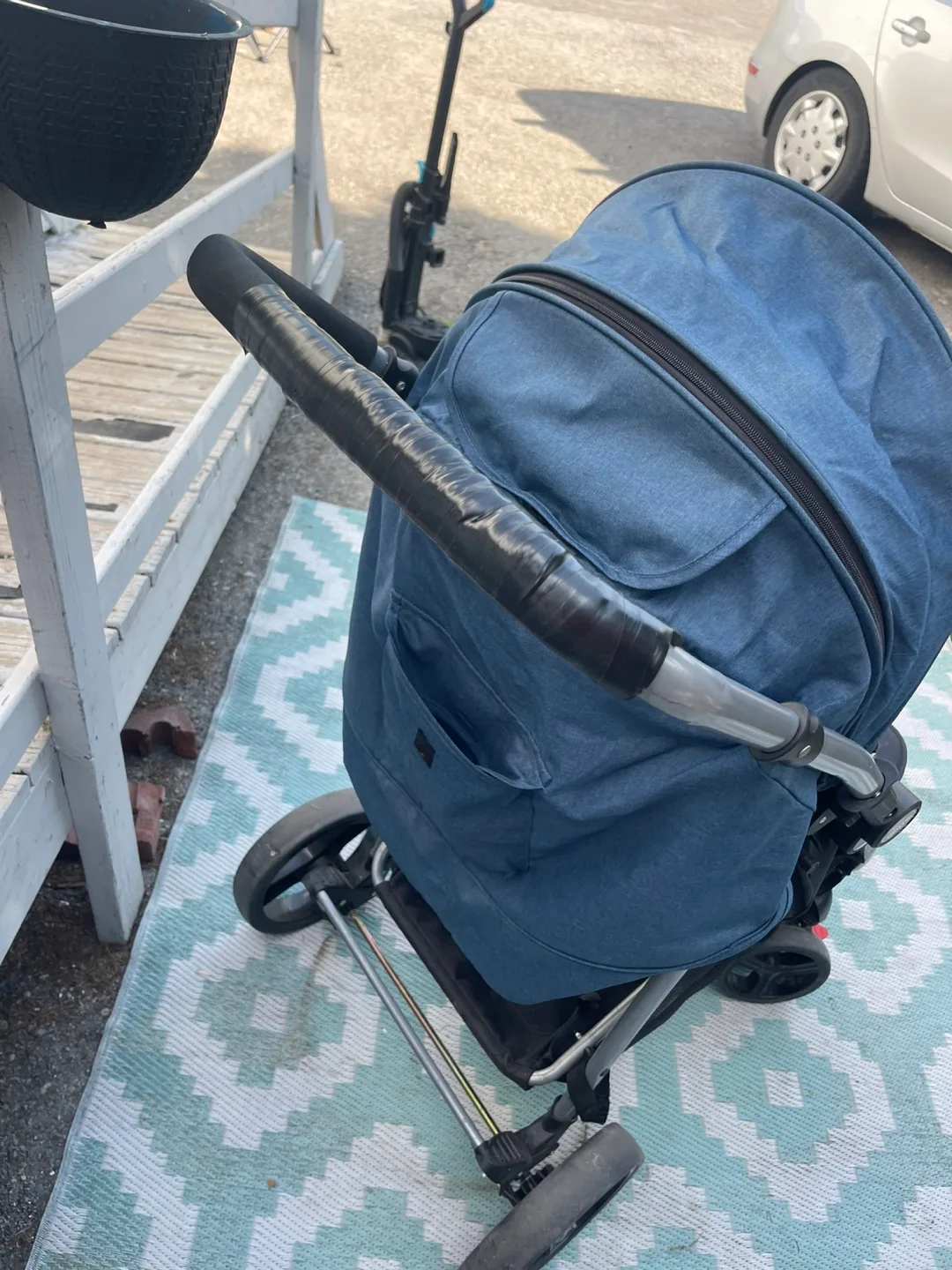 Blue and Black Stroller image indicator(4)