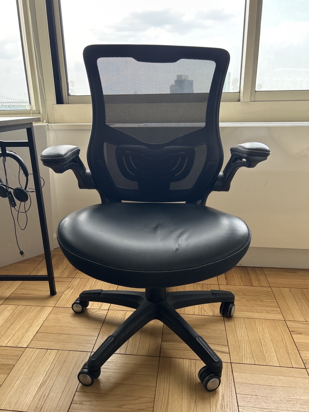 Ergonomic office chair